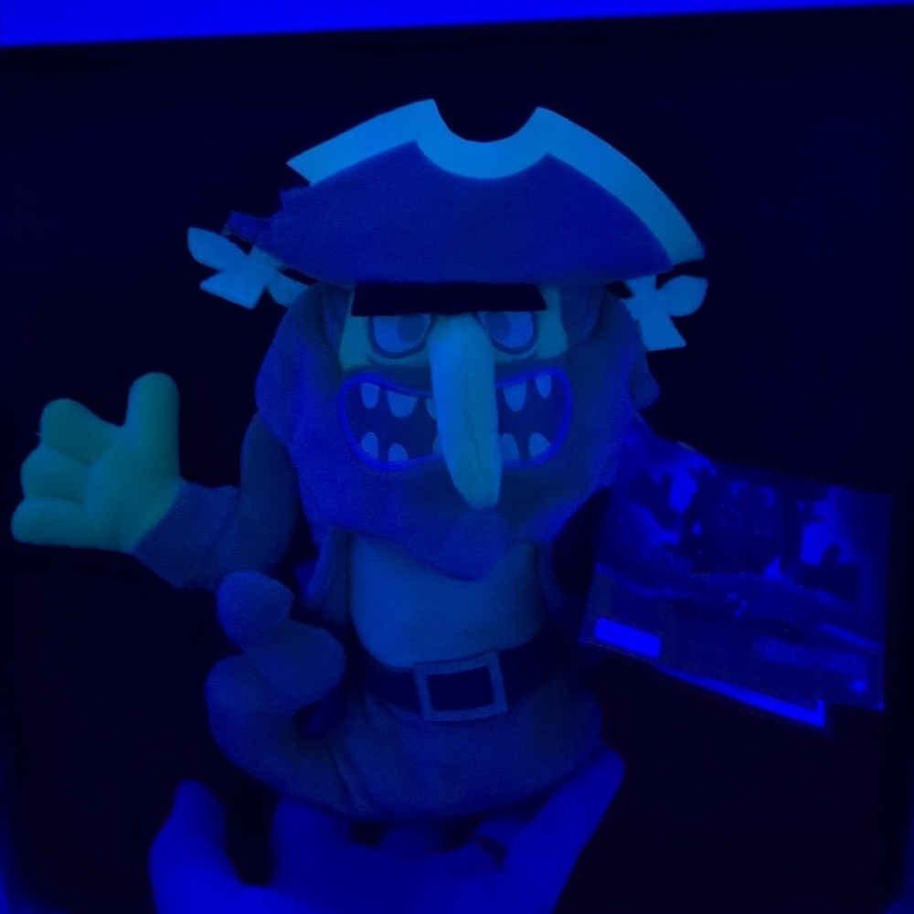 ♥️BNWT♥️ The Flying Dutchman Glow In The Dark Plush, Spongebob The Movie - Picture 8 of 8